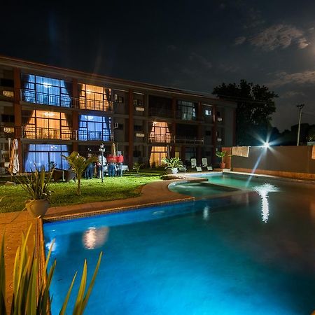 Sherbourne Hotel Kitwe Buitenkant foto