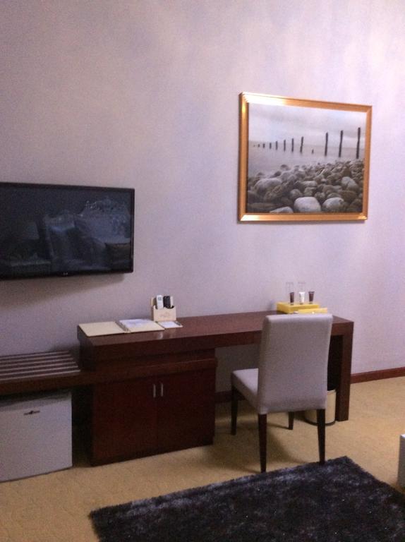 Sherbourne Hotel Kitwe Buitenkant foto