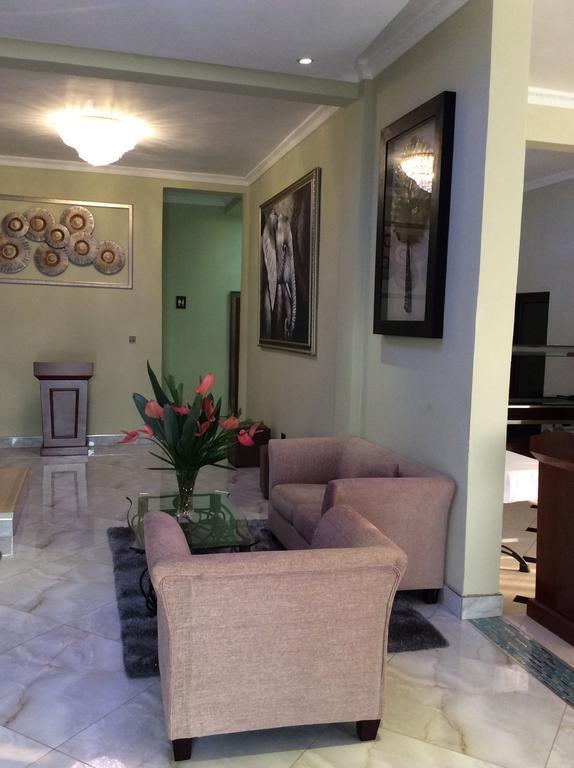 Sherbourne Hotel Kitwe Buitenkant foto