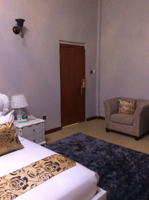 Sherbourne Hotel Kitwe Buitenkant foto