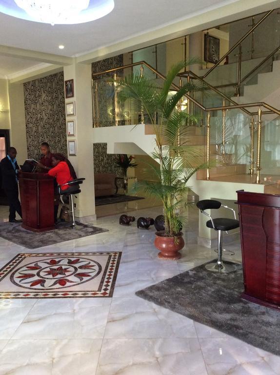 Sherbourne Hotel Kitwe Buitenkant foto