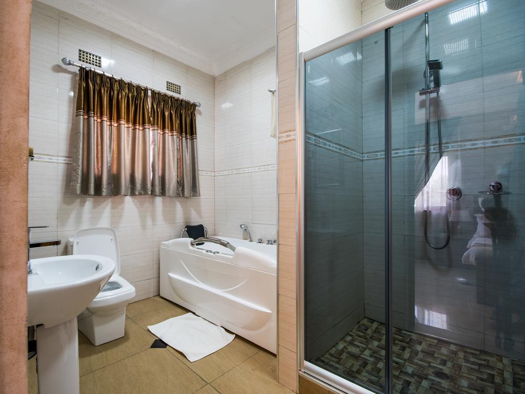 Sherbourne Hotel Kitwe Buitenkant foto