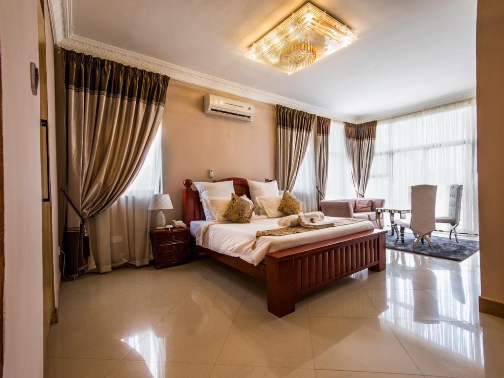 Sherbourne Hotel Kitwe Buitenkant foto