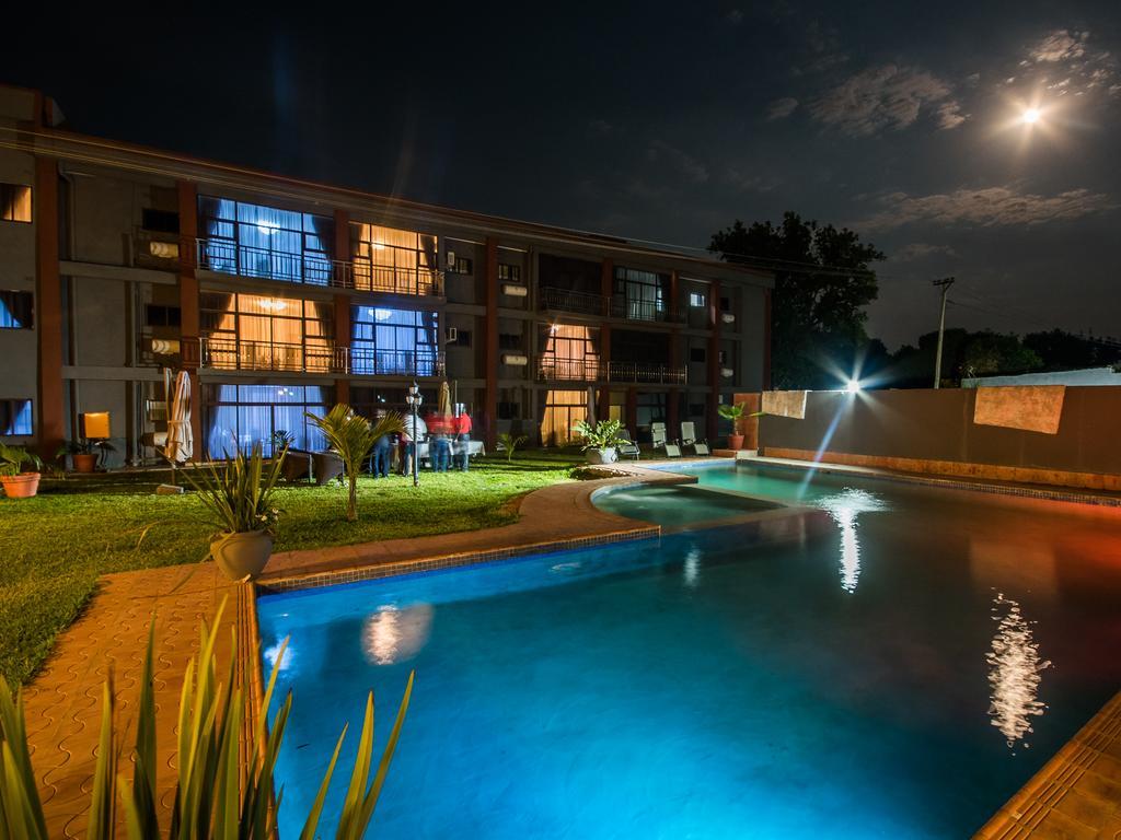 Sherbourne Hotel Kitwe Buitenkant foto