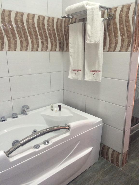 Sherbourne Hotel Kitwe Buitenkant foto