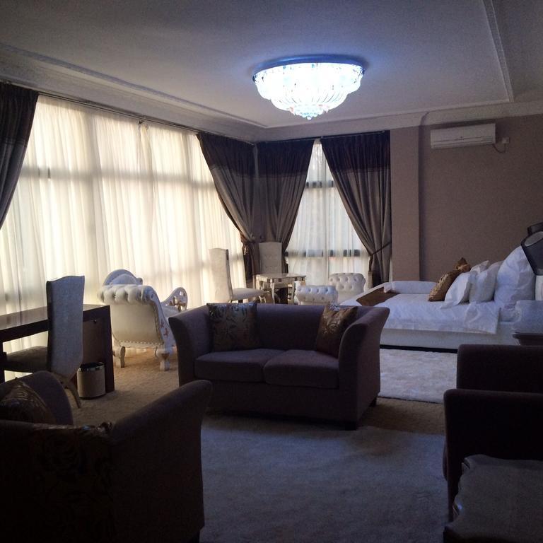 Sherbourne Hotel Kitwe Buitenkant foto