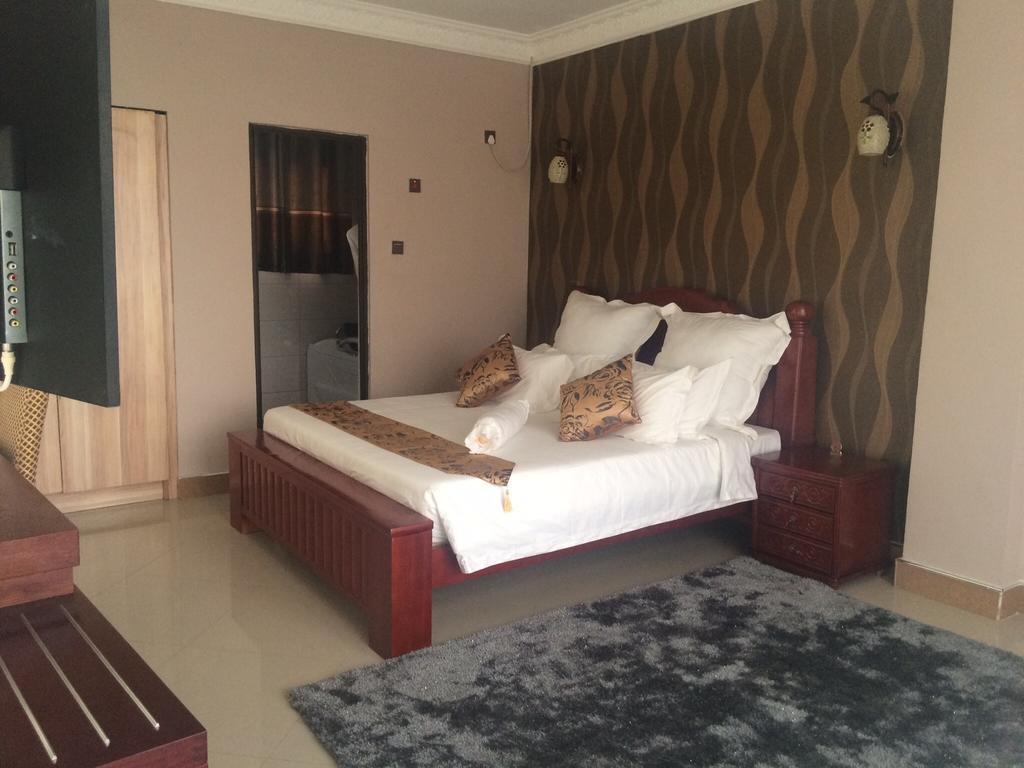 Sherbourne Hotel Kitwe Buitenkant foto