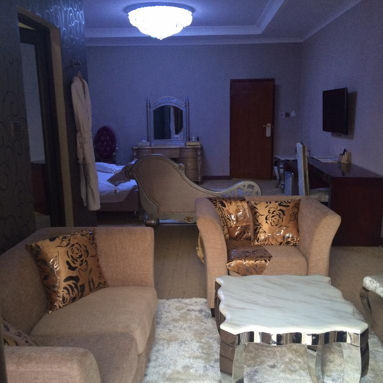 Sherbourne Hotel Kitwe Buitenkant foto